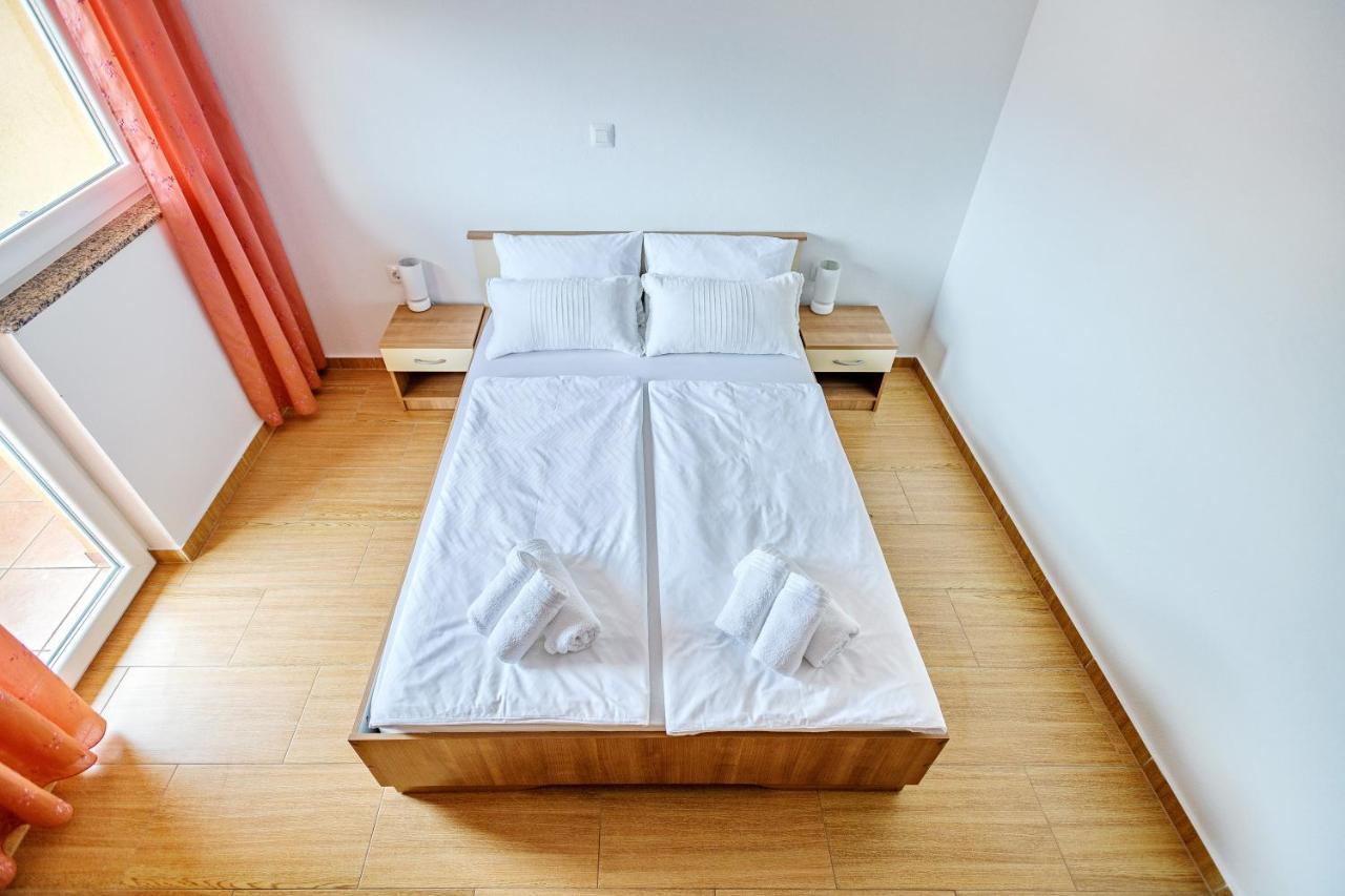 Comfort Apartments In Peaceful Area Zadar - With Garden 外观 照片
