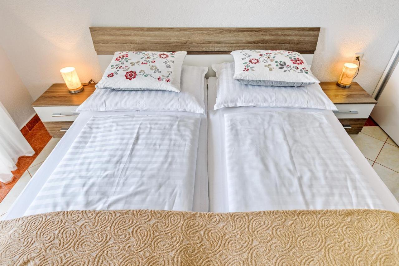 Comfort Apartments In Peaceful Area Zadar - With Garden 外观 照片