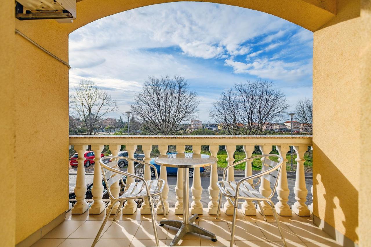 Comfort Apartments In Peaceful Area Zadar - With Garden 外观 照片