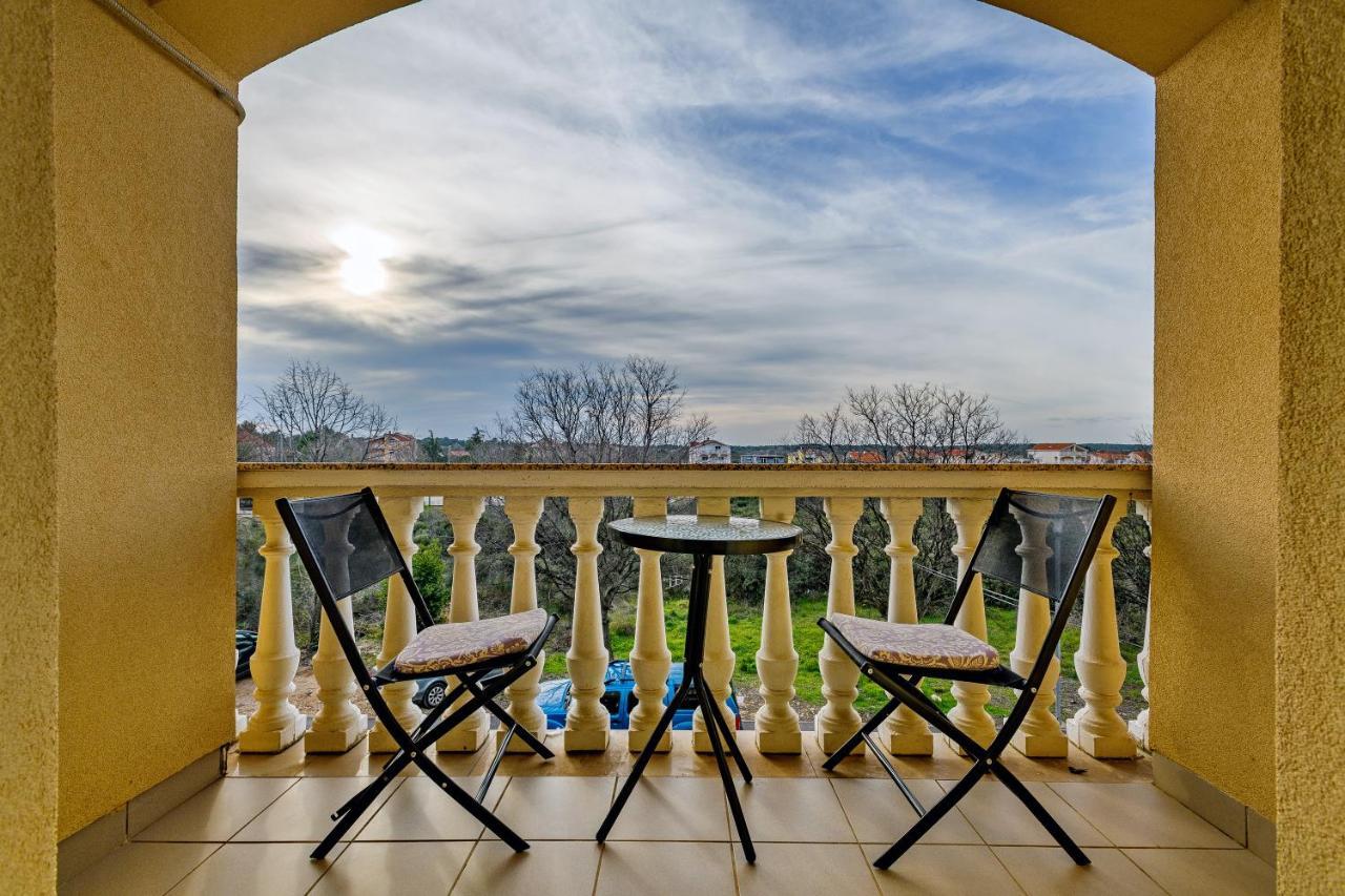 Comfort Apartments In Peaceful Area Zadar - With Garden 外观 照片