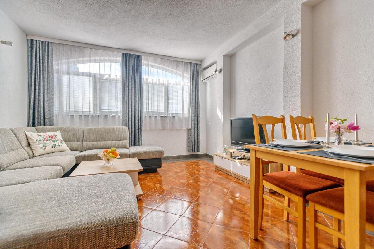 Comfort Apartments In Peaceful Area Zadar - With Garden 外观 照片